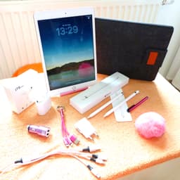 Apple iPad 10.2" (32 GB)
