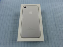 Apple iPhone 7 (32 GB)