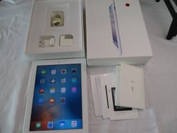Apple iPad 9.7" (64 GB)