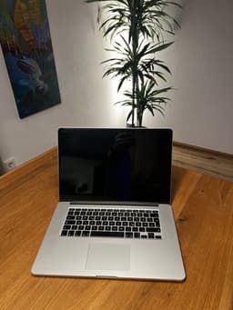 Apple MacBook Pro Intel Core i7 (16 GB, 512 GB SSD, Intel Core i7)
