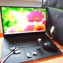 Dell XPS 15 15" (32 GB, 2 TB SSD, Intel Core i9)