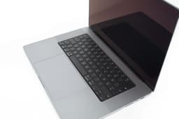 Apple MacBook Pro 16" (16 GB, 512 GB SSD, Apple M1 Pro)