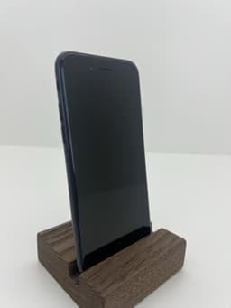 Apple iPhone SE (128 GB)