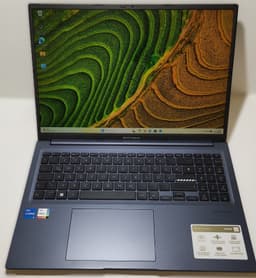 ASUS VivoBook 16 16" (16 GB, 512 GB SSD, Intel Core i5 12500H)