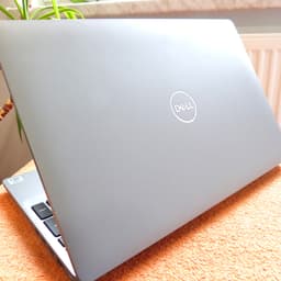 Dell Latitude 3551 15" (8 GB, 512 GB SSD, Intel Core i5)